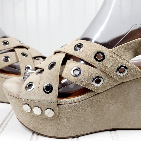 Marc Fisher LTD Bloom Grommet Tan Suede Leather Platform Sandals D167 - Picture 8 of 13